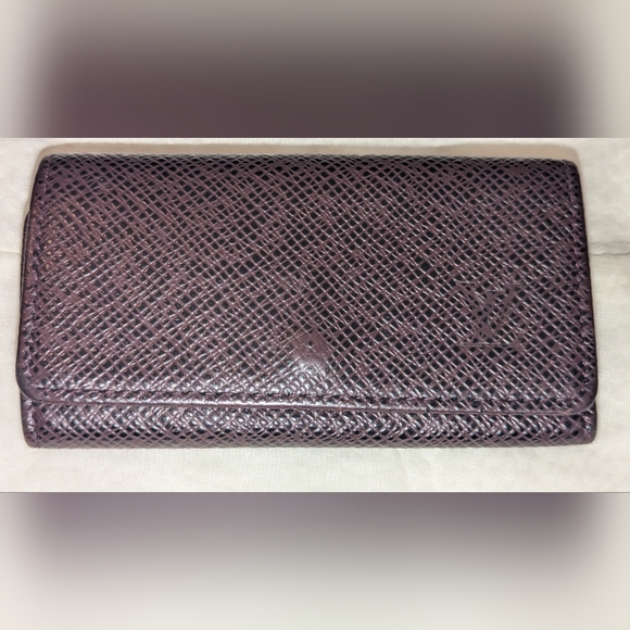 LOUIS VUITTON Key Case Taiga Bordeaux Taigareza VGUC